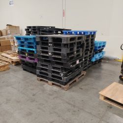 *FREE* Plastic Pallets
