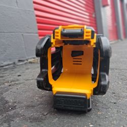 DeWalt 40V Max Brushless String Trimmer
Works good, in good condition.
Tool only (no battery, no charger).
Perfect for someone who already has DeWalt 