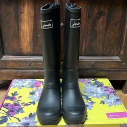 Women’s Tall Rain Boots Size 7