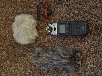 Zoom H5 Set with Stereo Shotgun Mic and Shock Mount Audio Recorder interface