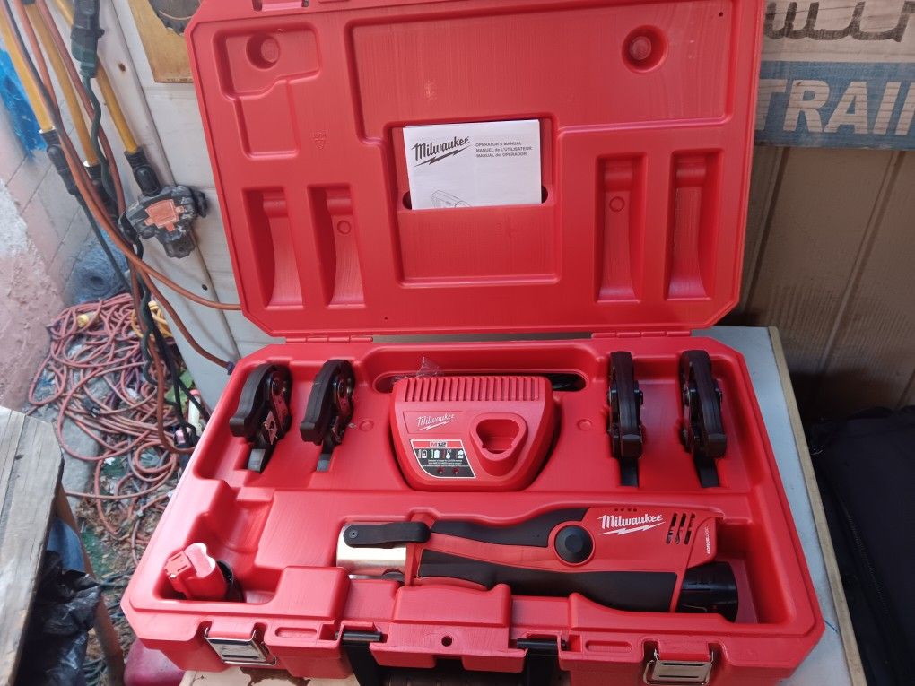 Milwaukee M12 Press Tool Like New