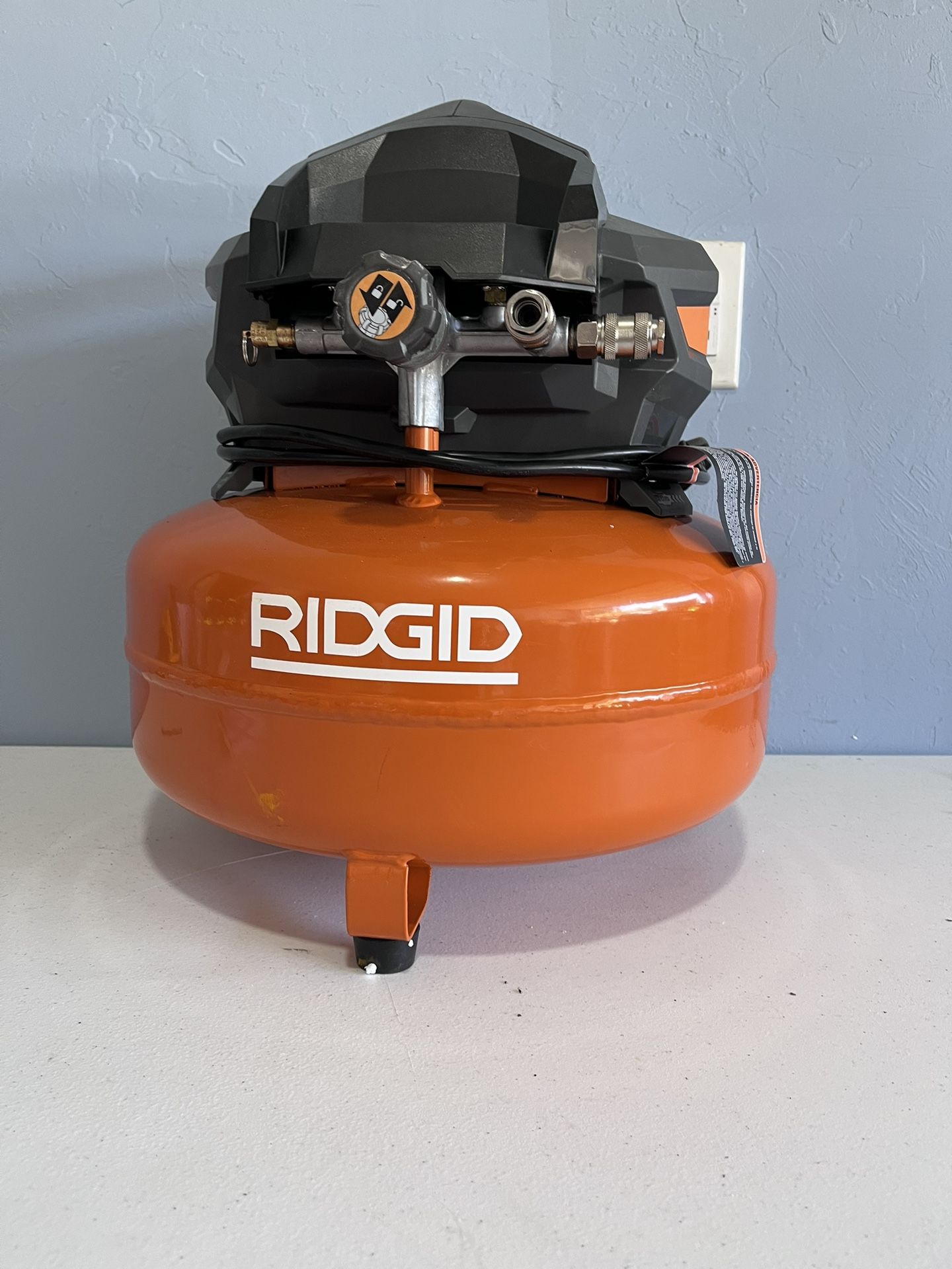 RIDGID 6 Gal. Portable Electric Pancake Air Compressor