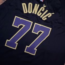 New black highest premium quality stitch, player version jersey. Lakers Player jersey Luka Doncic Or Kobe