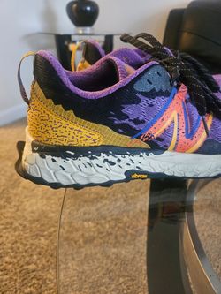 Mens Adidas.       size 10.5