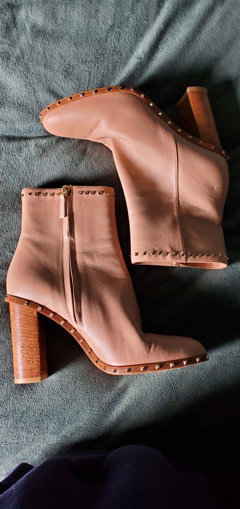 Valentino studded dusky pink boots gently used