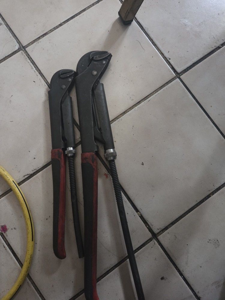snap on pipe wrenches