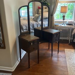 Vanity With Drawers And 3 Mirrors 