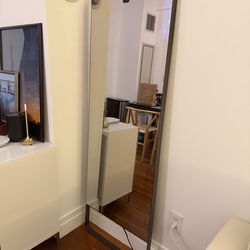 Lululemon Mirror - Full Length Smart Mirror w/ Stand