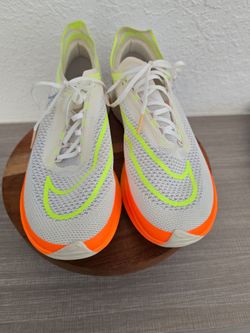 Nike ZoomX Streakfly White Volt Orange RunningShoes FN3435-148 Men’s 7.5/ Wmns 9