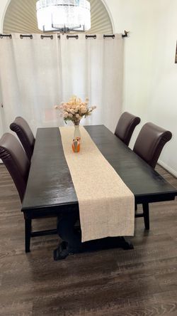 Dining table + 4 leather chair