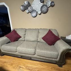 Couches And Accent chairs 