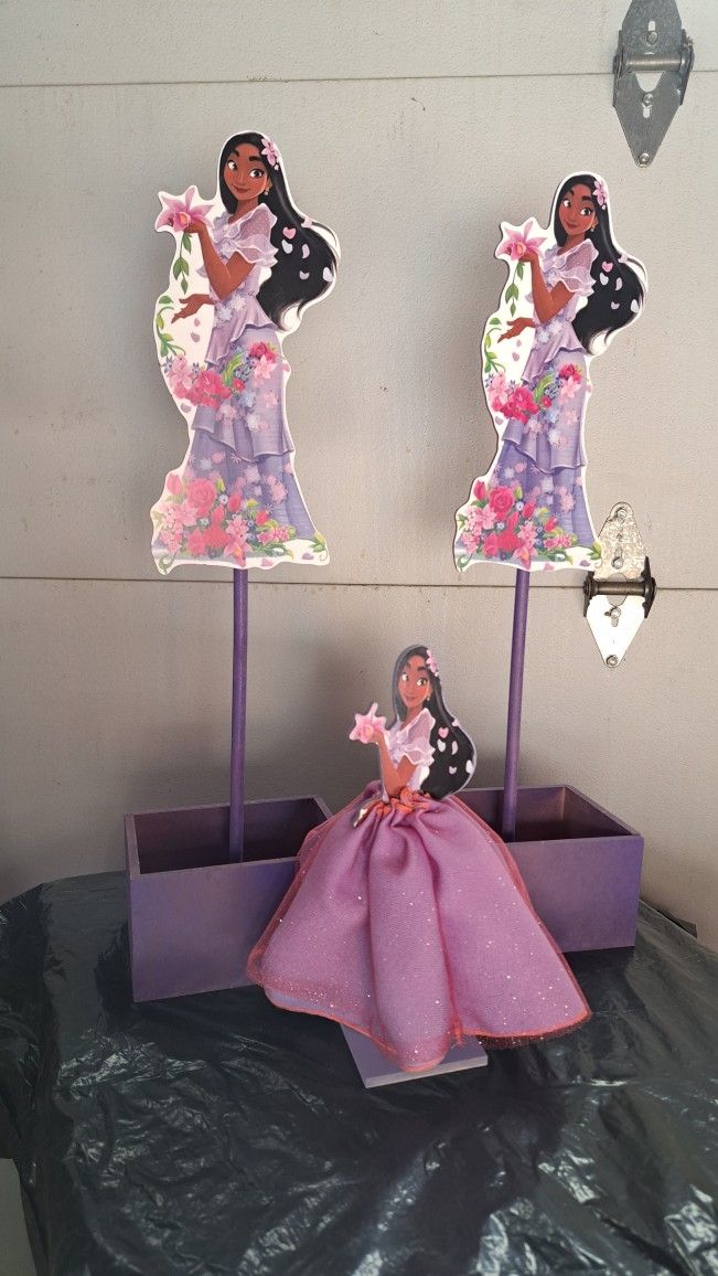 Isabella Party Decor