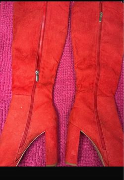 Knee boots
