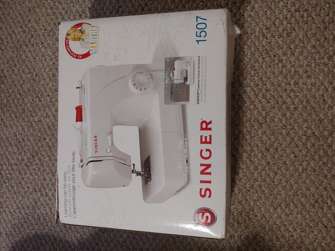 Singer 1507 Sewing Machine Like New Open Box
