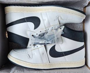 AMM Air Ship Size 12 $65
