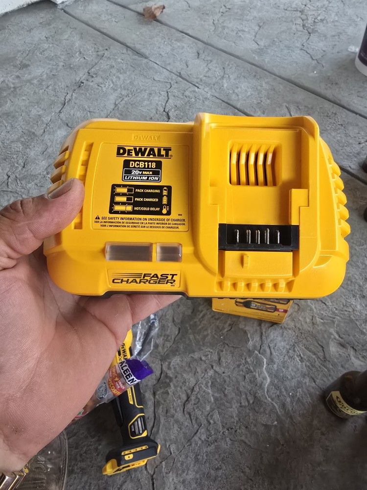 Dewalt Fast Charger