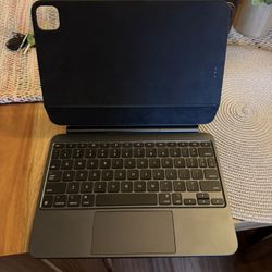 iPad 11 Pro Magic Keyboard, Apple Pencil, & Apple Folio
