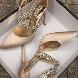 Unworn Badgley Mischka Satin Pumps 