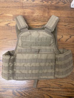 Plate Carrier Medium Tan