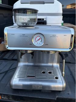 Ultima Cosa Espresso Machine