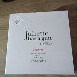 JULIETTE has a gun Perfume 100ml. MADE in FRANCE