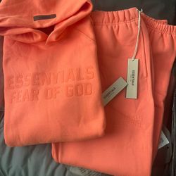 Essentials hoodie & Sweatpant Outfit