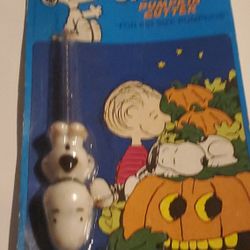 Collector's 1988 Snoopy Pumpkin Cutter. Packaging Not Perfect 