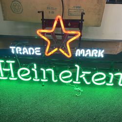 31” Heineken beer sign neon Sign Wall Or Shelf Display $200  Beautiful working condition.   Fremont pick up  $200