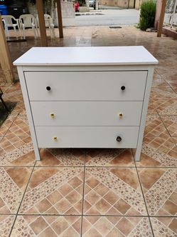 Dresk 3 drawers