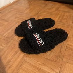 Balenciaga fuzzy slides