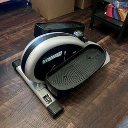 Compact Elliptical - Desk Exercise - Stamina InMotion E-1000 