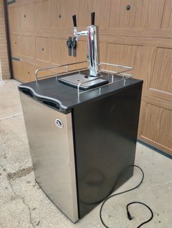 Igloo Dual Tap Kegerator