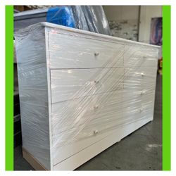 8 drawers dresser / Eight drawers dresser