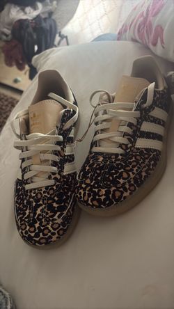 Girls size 3 shoe