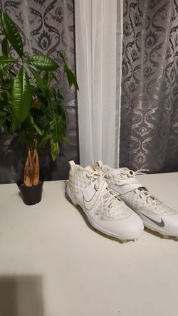 New Nike Cleats Sz 14