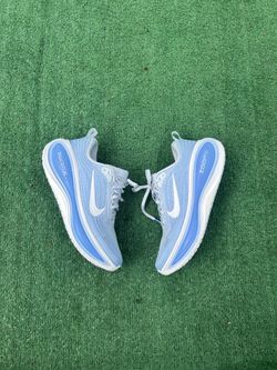 Nike Vomero Plus Football Grey- Women’s Size 8.5/ Men’s 7 running shoes