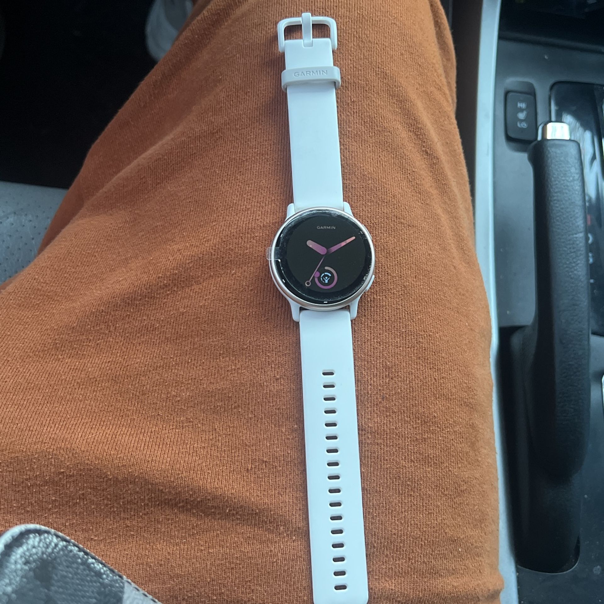 Garmin Vivoactive 5 GPS/multi Gnss.42MM Cost 200$
