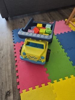 Toy truck 10$