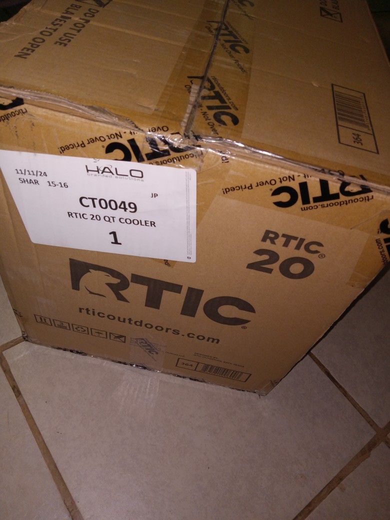 RTIC Cooler 20q $110 White