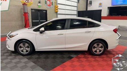 Chevrolet Cruz 2018 LS - Sedan