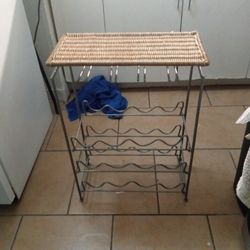 Metal Wicker Top 12 Rack Wine Holder