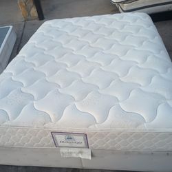 Queen Mattress And Box Spring 