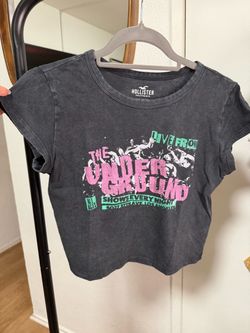 Hollister Graphic Crop T-Shirt