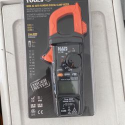 600 AC AUTO RANGING DIGITAL CLAMP METER 