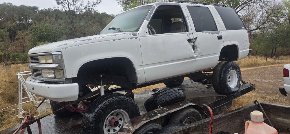 Part Out 99 Chevy Tahoe 