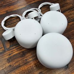 Google Nest WiFi, Router w/ 2 Mesh Access Points