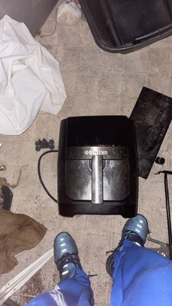 Air fryer like new just needs to be cleaned 15$$$$