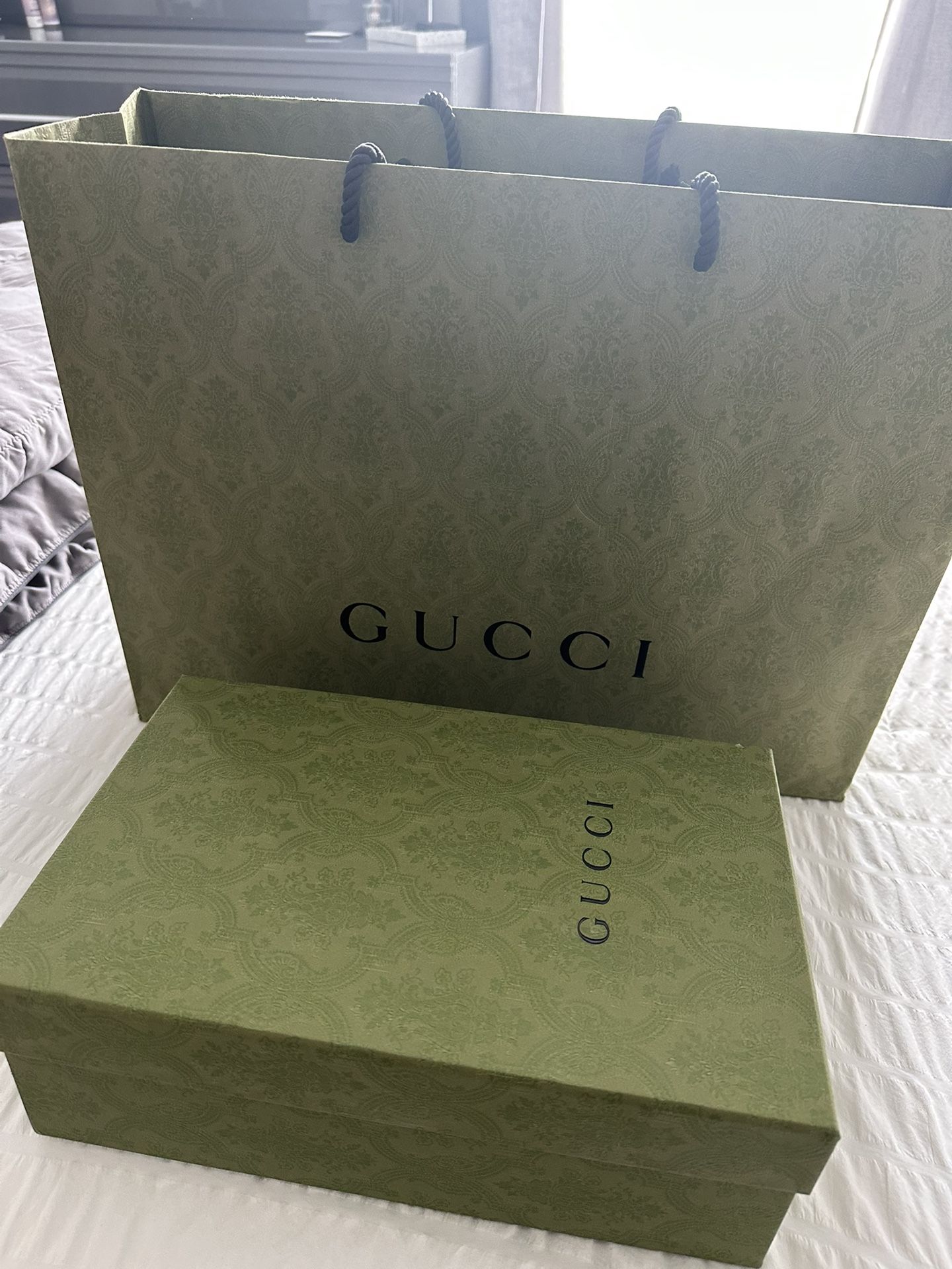 Bag and box Gucci