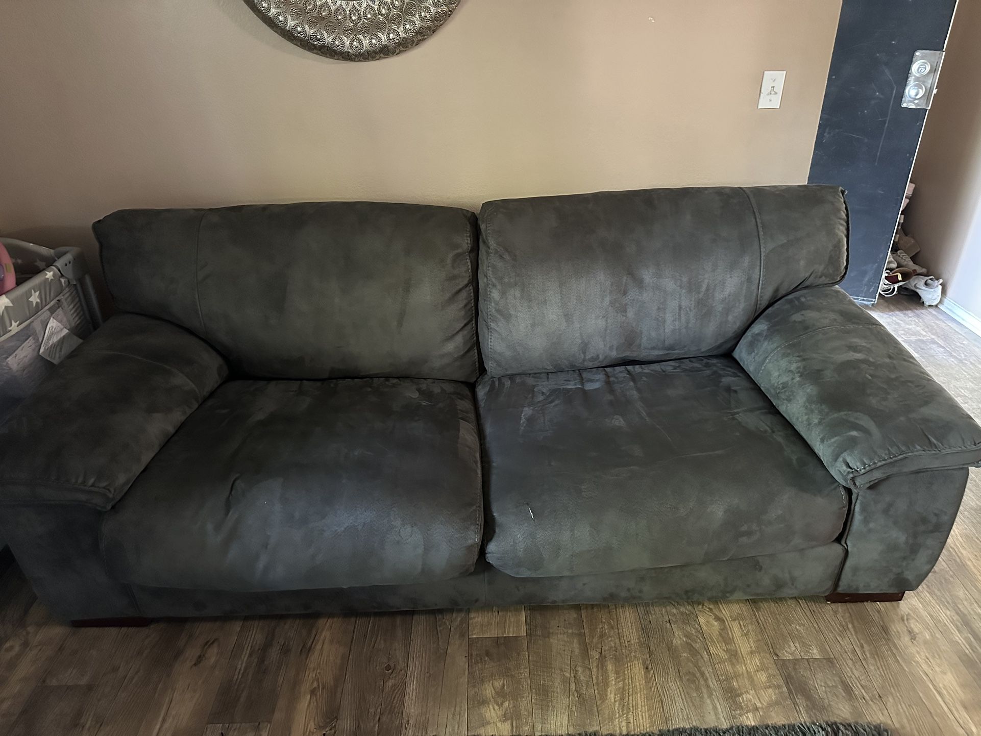 Couch Available-Natomas Area