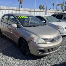 2009 Nissan versa